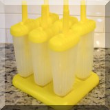 K08. Popsicle making set. - $10